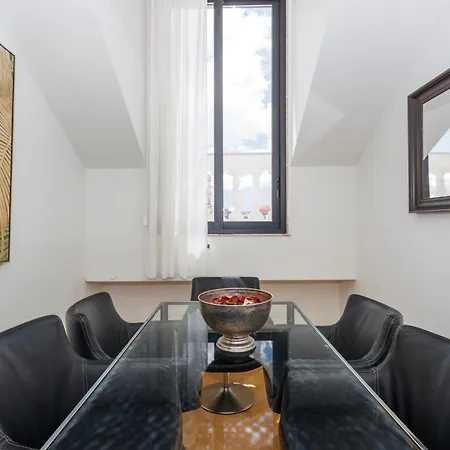 New 180º View Penthouse Daire *